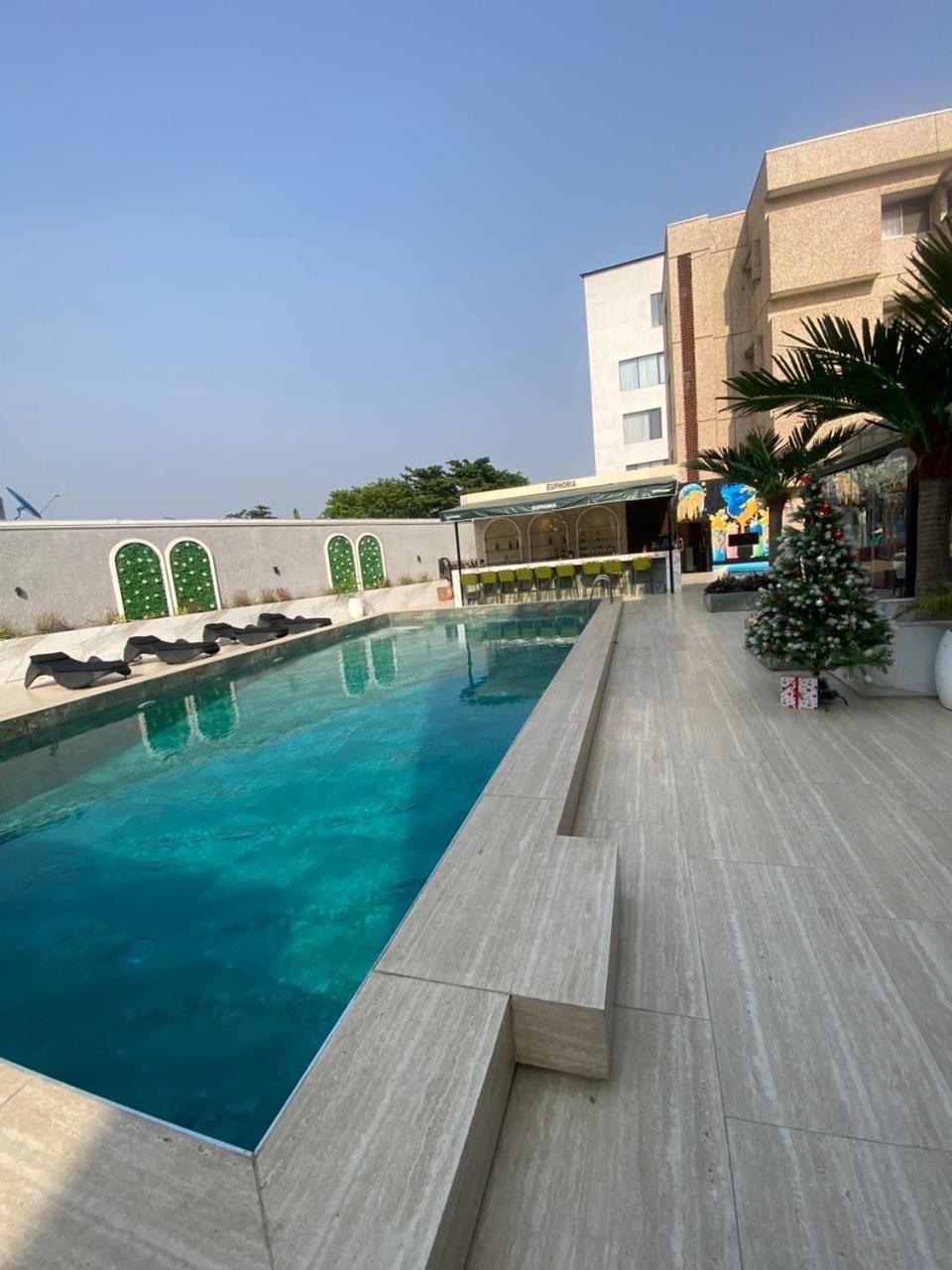 Sujimoto Residences Macdonald Lagos Exterior foto